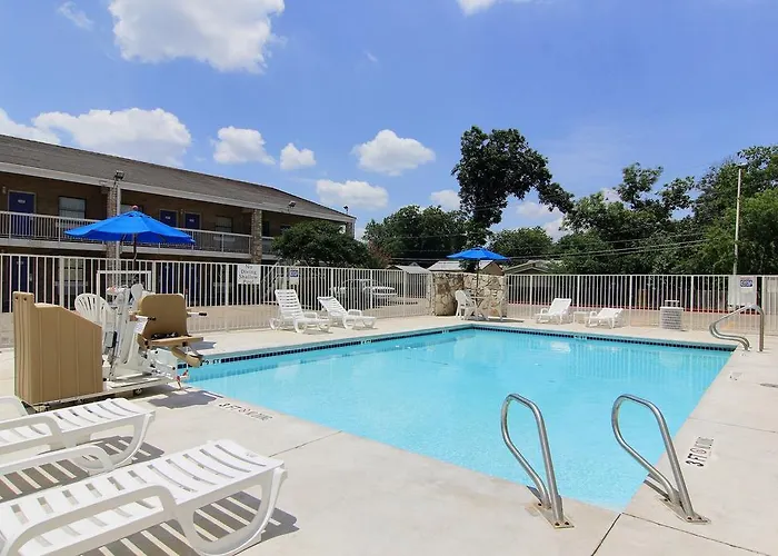 Motel 6 Austin, Tx - Central Downtown Ut