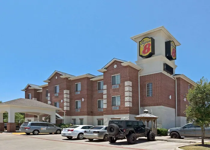Super 8 By Wyndham Austin/Airport South Hotel