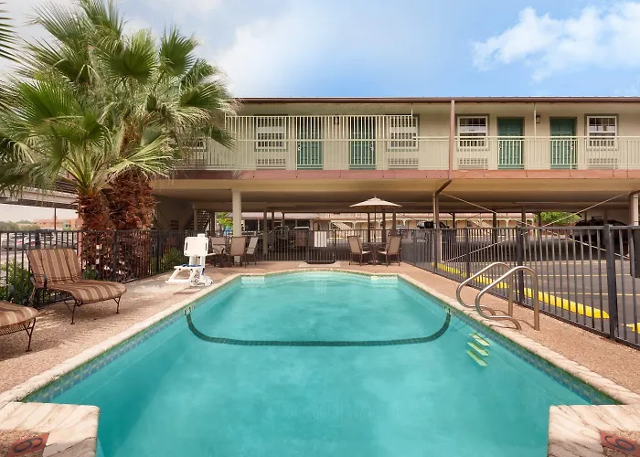 Days Inn By Wyndham Austin/University/Downtown