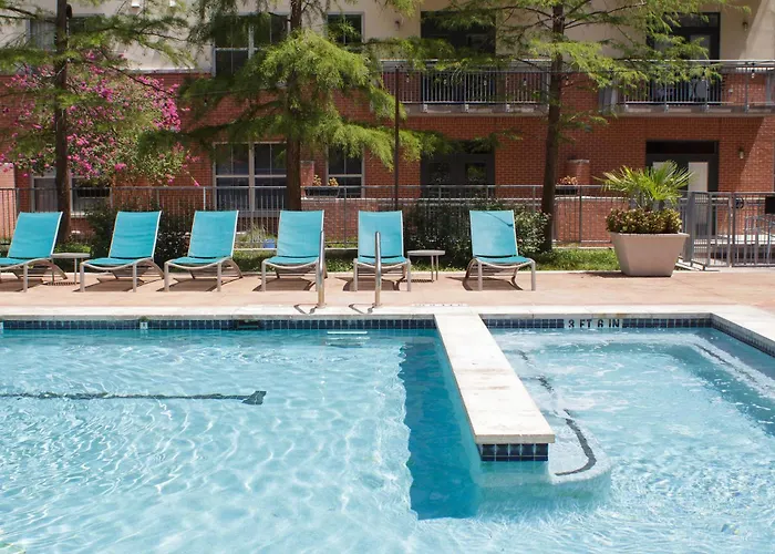 Kasa Downtown Austin Aparthotel