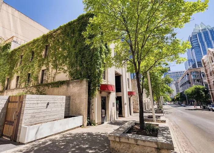 Firehouse Hostel (Adults Only) Austin