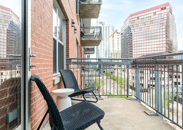 Kasa Downtown Austin Aparthotel