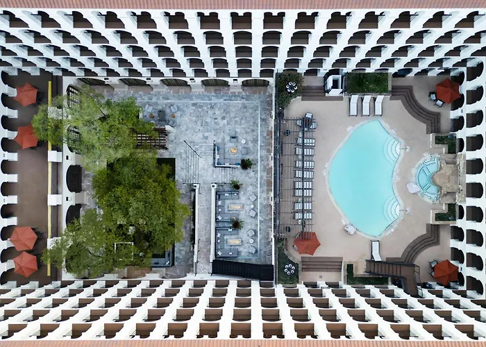 Doubletree By Hilton Austin Hotel