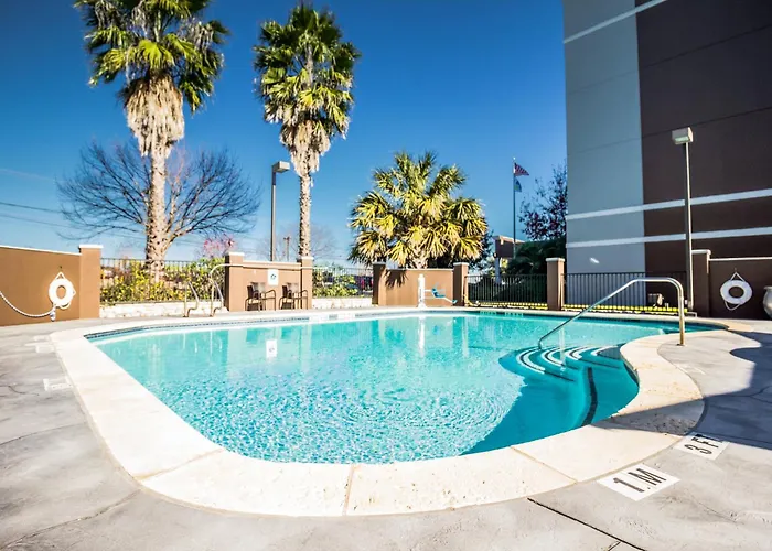 Atwell Suites Austin Airport By Ihg